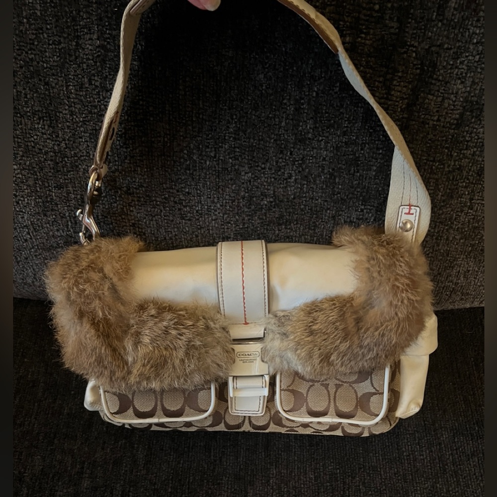 White Coach ski signature shoulder bag with fur